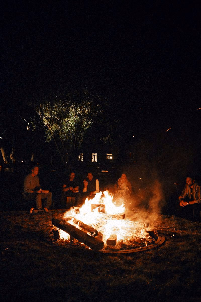Die Feuerstelle am Abend